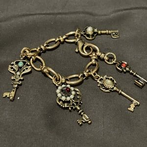 Chain Bracelet with Keys Pendants